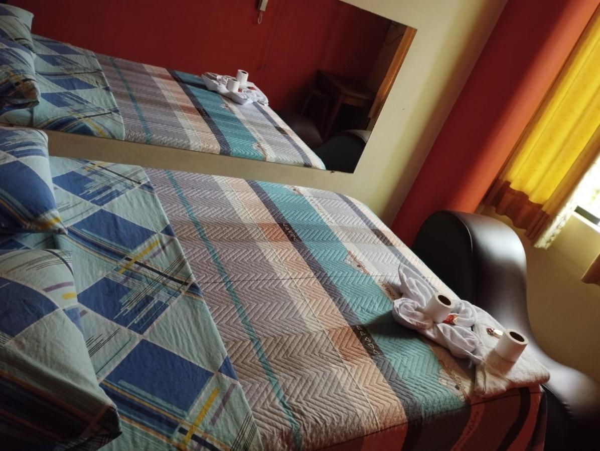 Hotel Hostal Corona